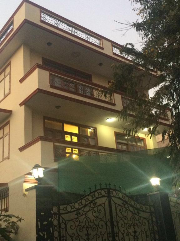 Birdhouse Hotel Gurgaon Exterior foto