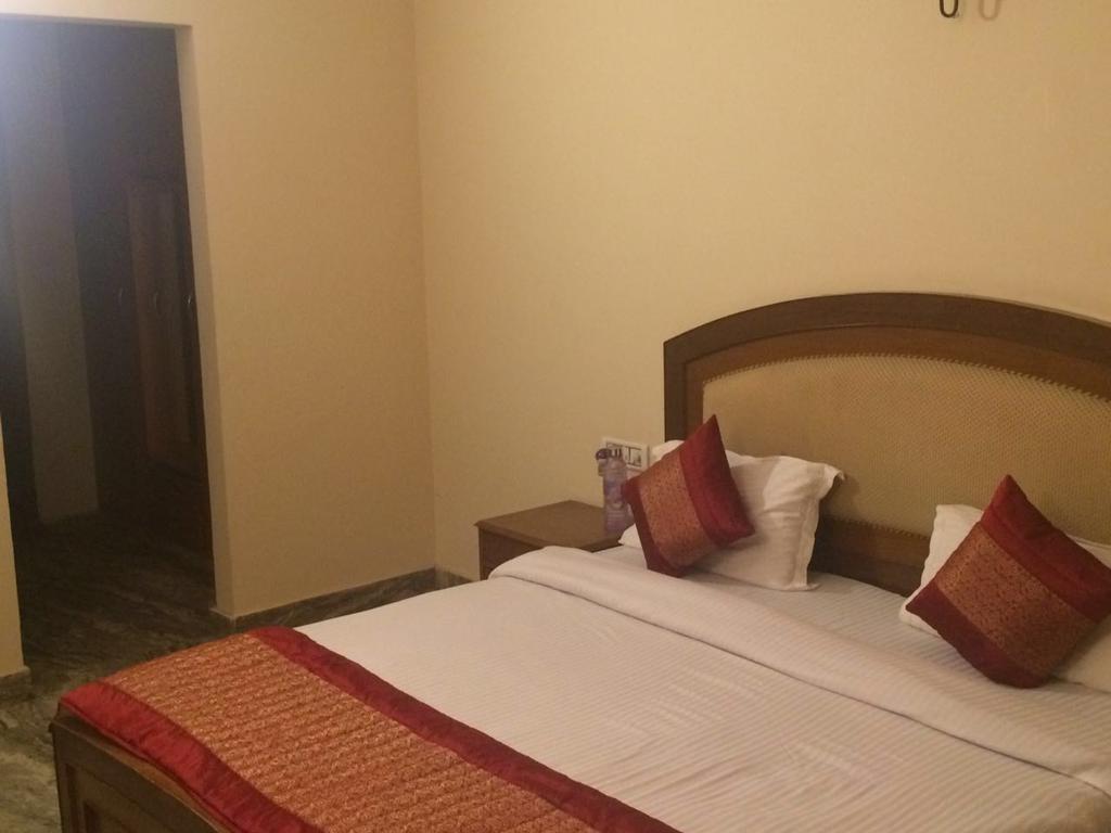 Birdhouse Hotel Gurgaon Exterior foto
